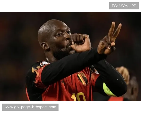 卢卡库门前一捅制造混乱，比利时锋线表现坚决果断——解构一场进攻背后的团队协作