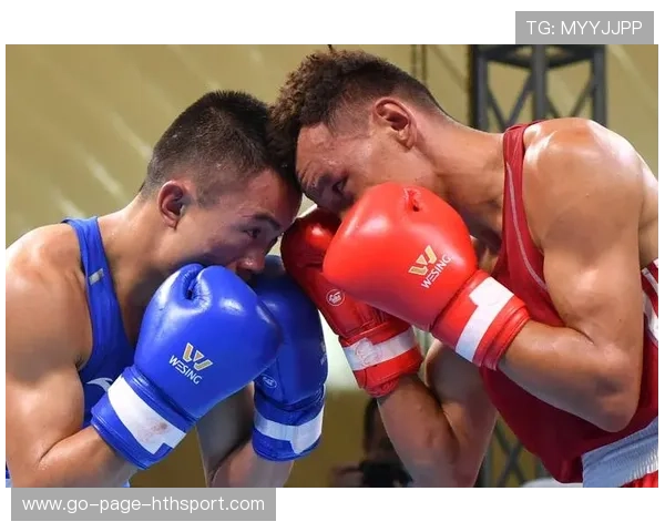 拳击赛选手体能与意志双重较量引人注目